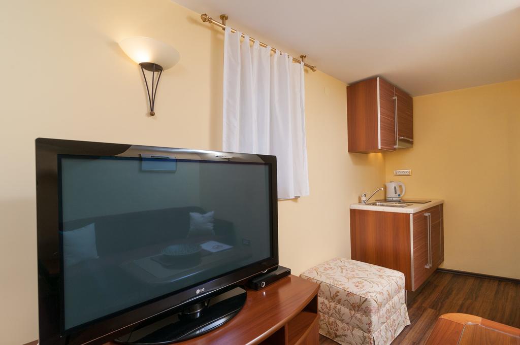 Apartments Larsen 奥米什 外观 照片